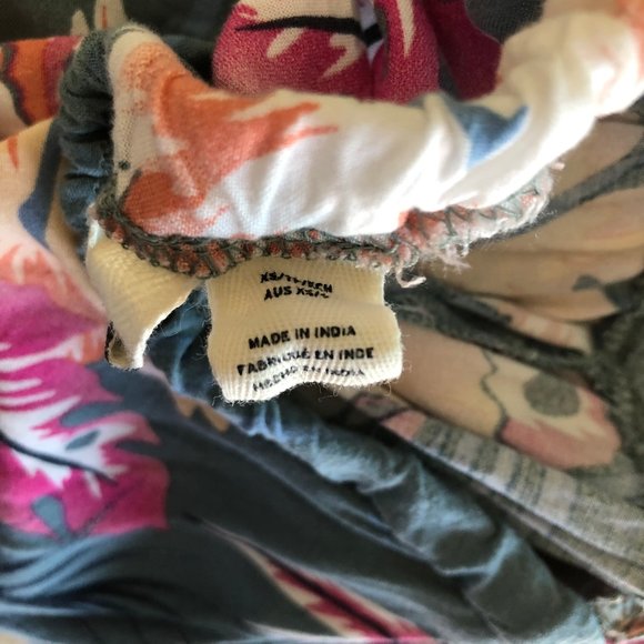 Roxy Blue-Green Tropical Romper with Pockets and tie back - Picture 4 of 6